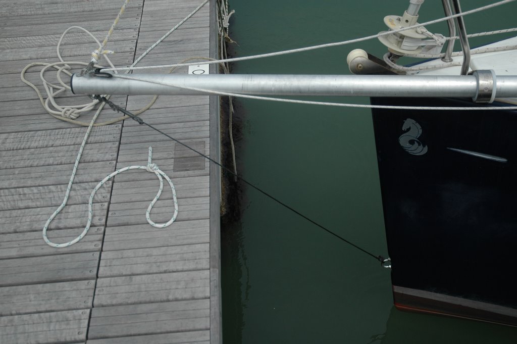 [Immagine: 200878181330_bowsprit.JPG]